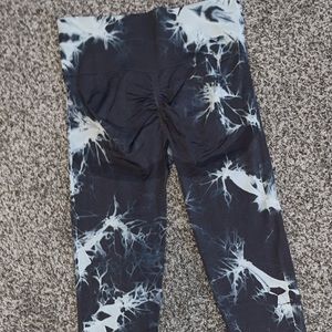 Tie-Dye High-Waist Leggings - Black & White